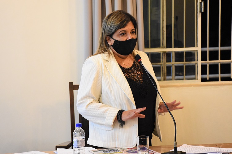 Vereadora fez questionamentos sobre empresas contratadas pela Santa Casa por convênios e termos de cooperação com uso de verba pública 