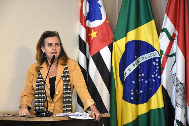 Vereadora apresentou nesta semana moção de apelo por mais cadeiras para tratamento renal