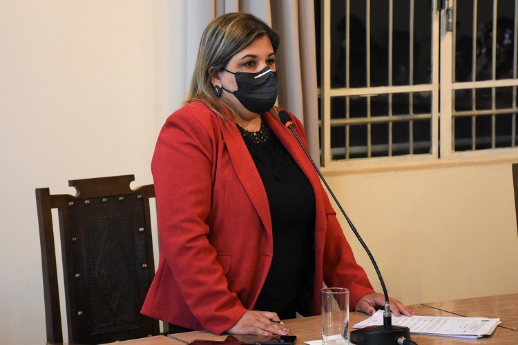 Vereadora indicou ainda à prefeitura reforma do banheiro do pátio da secretaria de Obras e Serviços