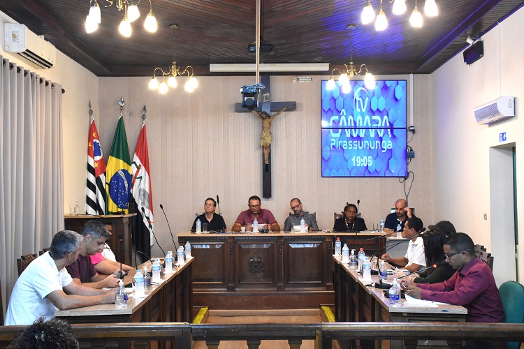 Encontro na noite da última terça-feira (11) na Câmara teve a presença dos vereadores e de secretários municipais