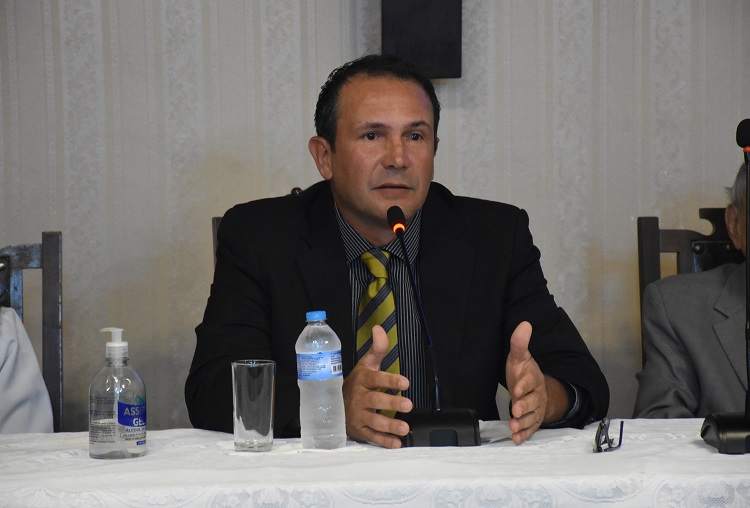 Outras demandas do vereador incluem infraestrutura rural e climatização de escolas municipais
