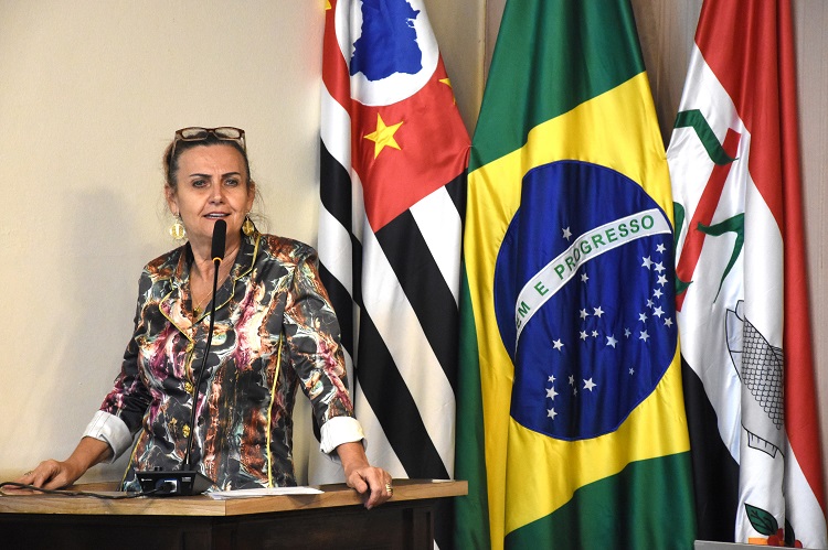 Vereadora também homenageou atleta da Maratona de Boston e jovem bailarino premiado com intercâmbio 