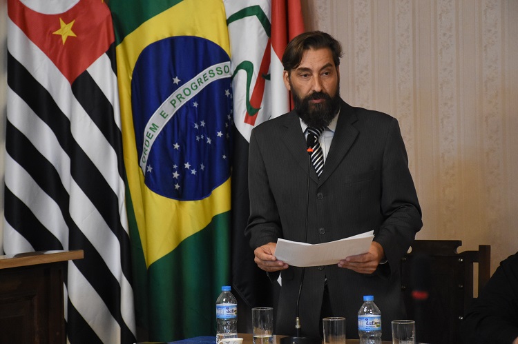 João do Sal Filho questiona falta de medicamentos na UTI da Santa Casa